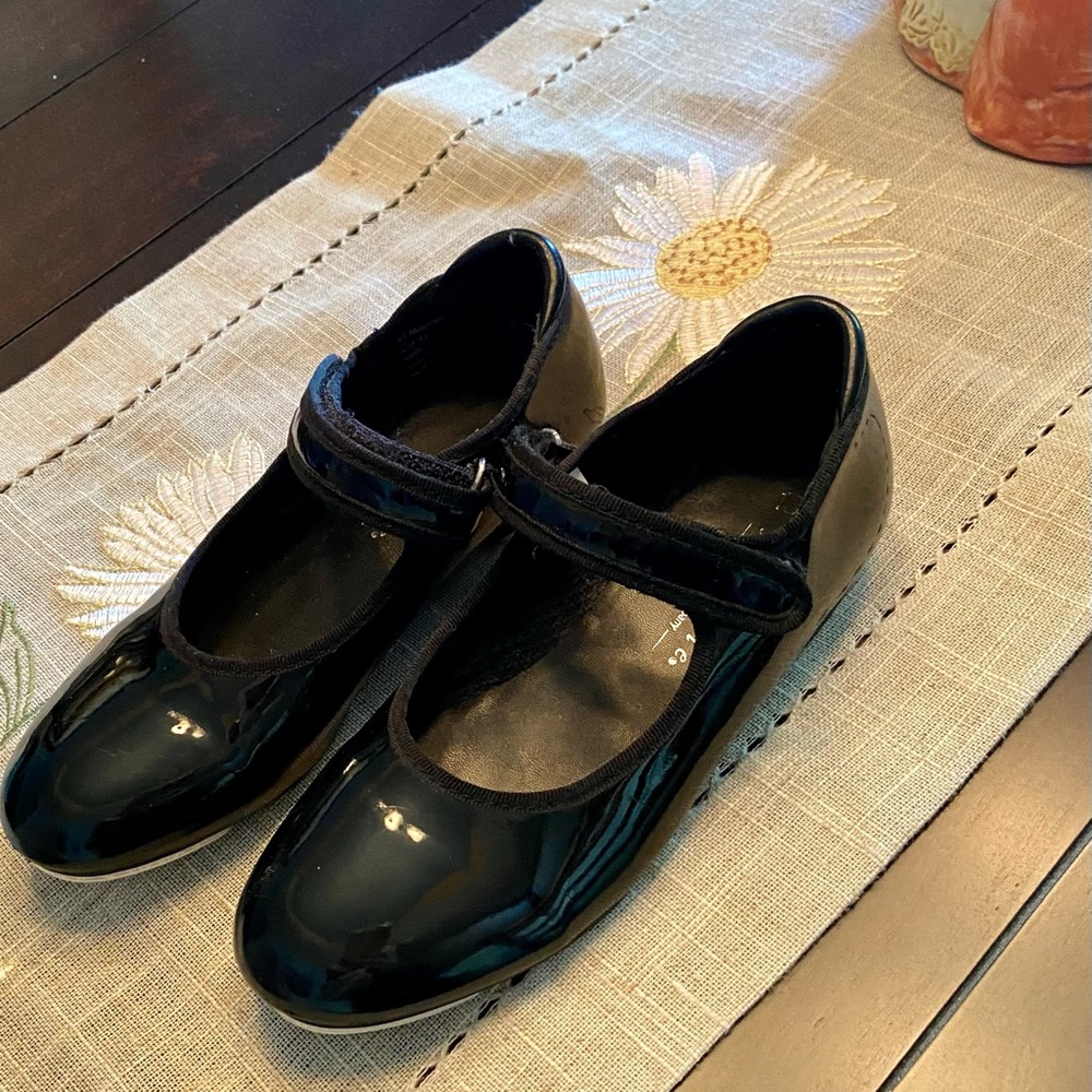 Used tap shoes girls size 13
